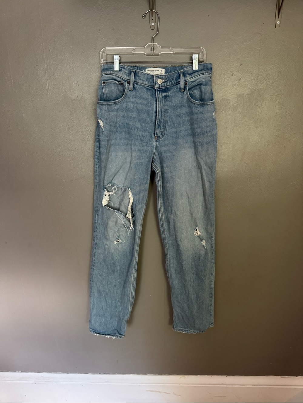 Abercrombie & Fitch Curve Love 90s Straight Distressed Jeans